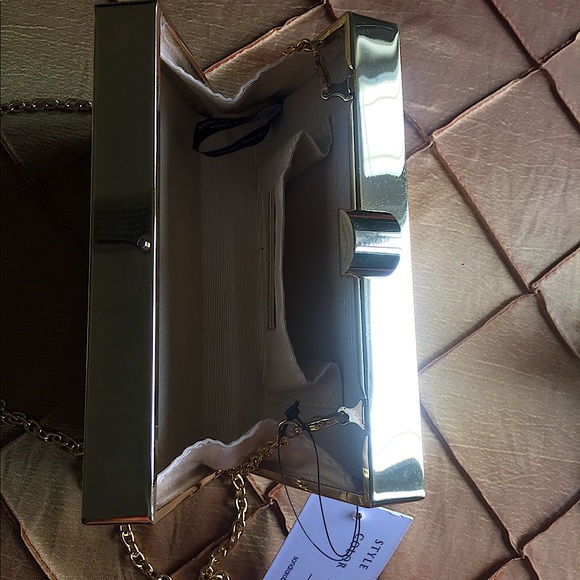 Sondra Roberts Gold Clutch - Picture 8 of 9